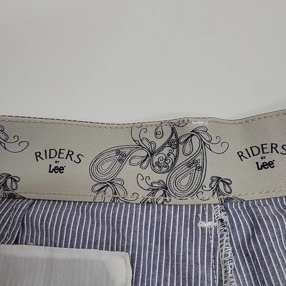 Riders by Lee Women's Capri Size 37‎ Stretch High Rise Split Hem